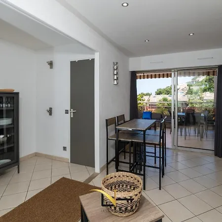 Cozy Duplexterrace Barbecue Pool Beach On Foot Le Pradet Exterior photo